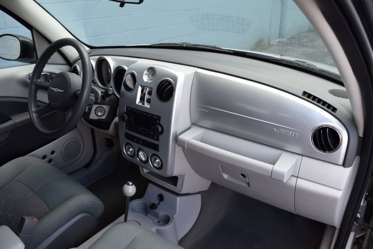 Used 2006 Chrysler PT Cruiser Touring FWD image 31