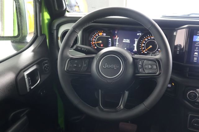 Used 2025 Jeep Wrangler Unlimited Sport AWD/4WD image 10
