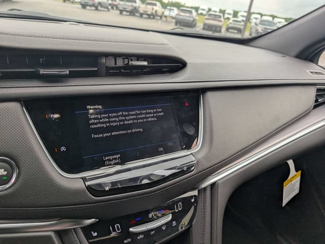 New 2026 Cadillac XT5 Luxury w/ LPO, ONYX Package AWD/4WD image 19