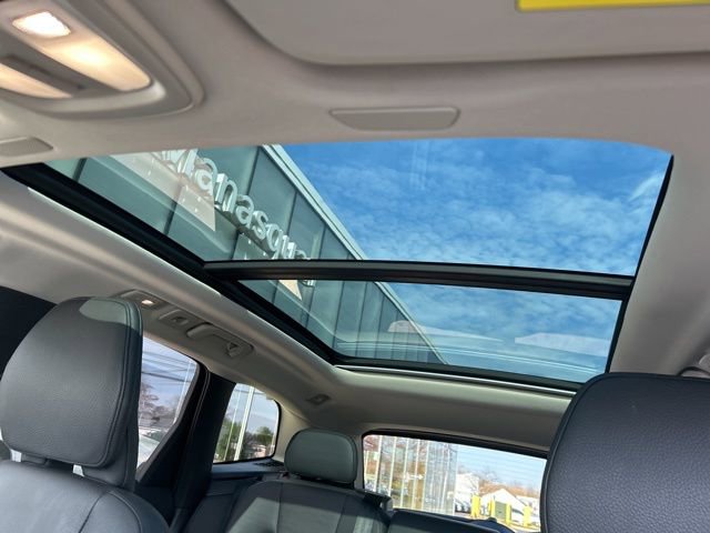 Certified 2025 Volvo XC60 B5 Plus image 27