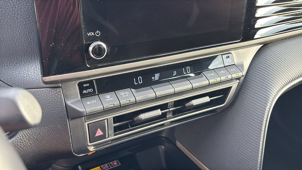 Used 2025 Toyota Camry SE FWD image 17