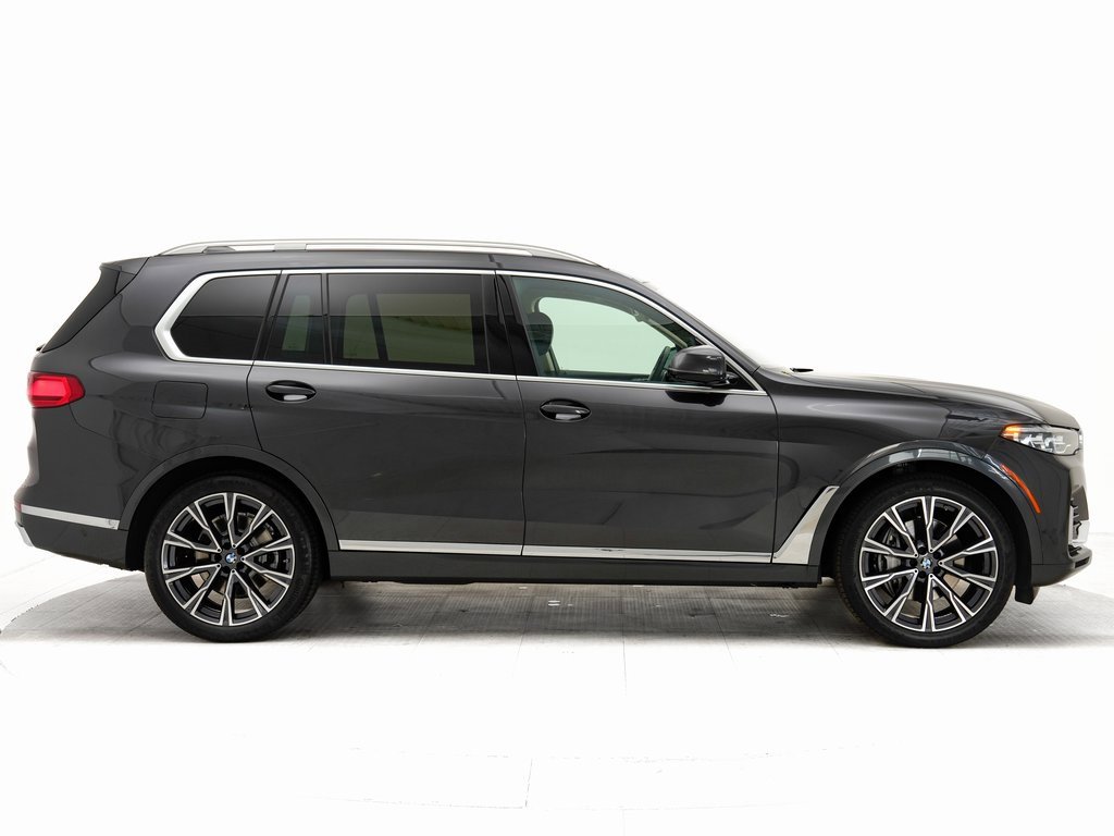 Used 2022 BMW X7 xDrive40i w/ Premium Package image 2