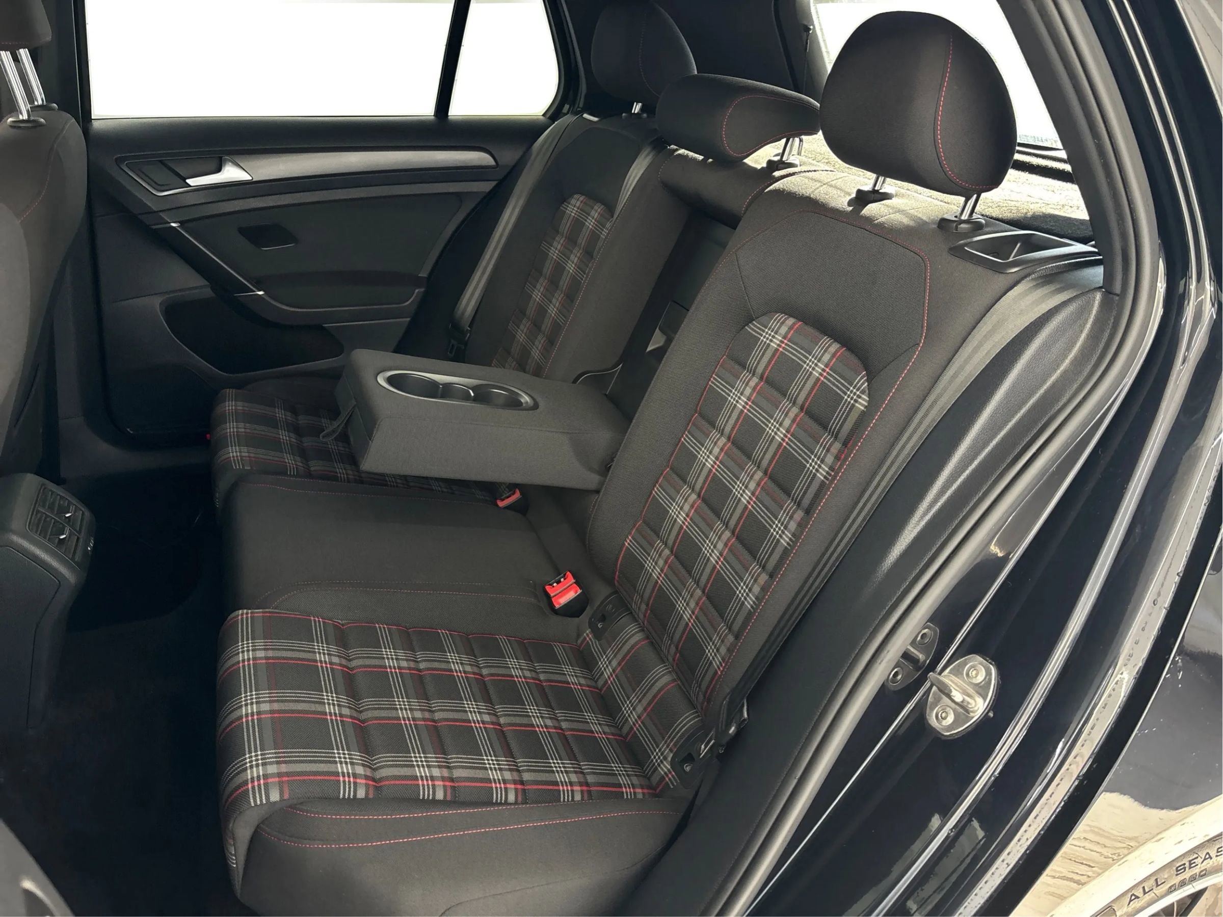 Used 2019 Volkswagen GTI SE image 14