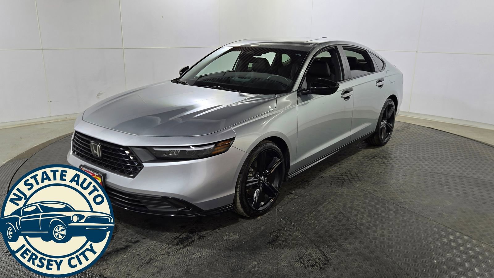 Used 2024 Honda Accord Sport image 4