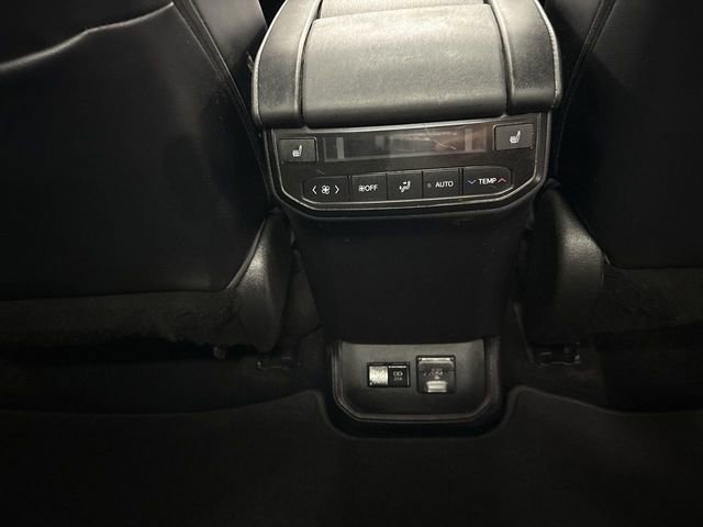 Used 2021 Toyota Highlander Platinum image 19