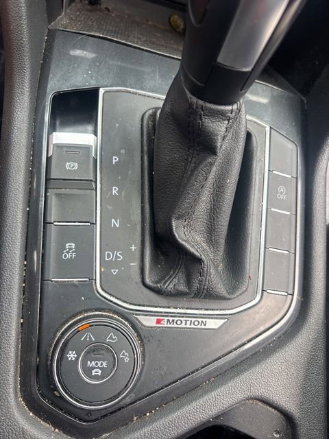 Used 2018 Volkswagen Tiguan S w/ 3rd Row Seat Package AWD/4WD image 13