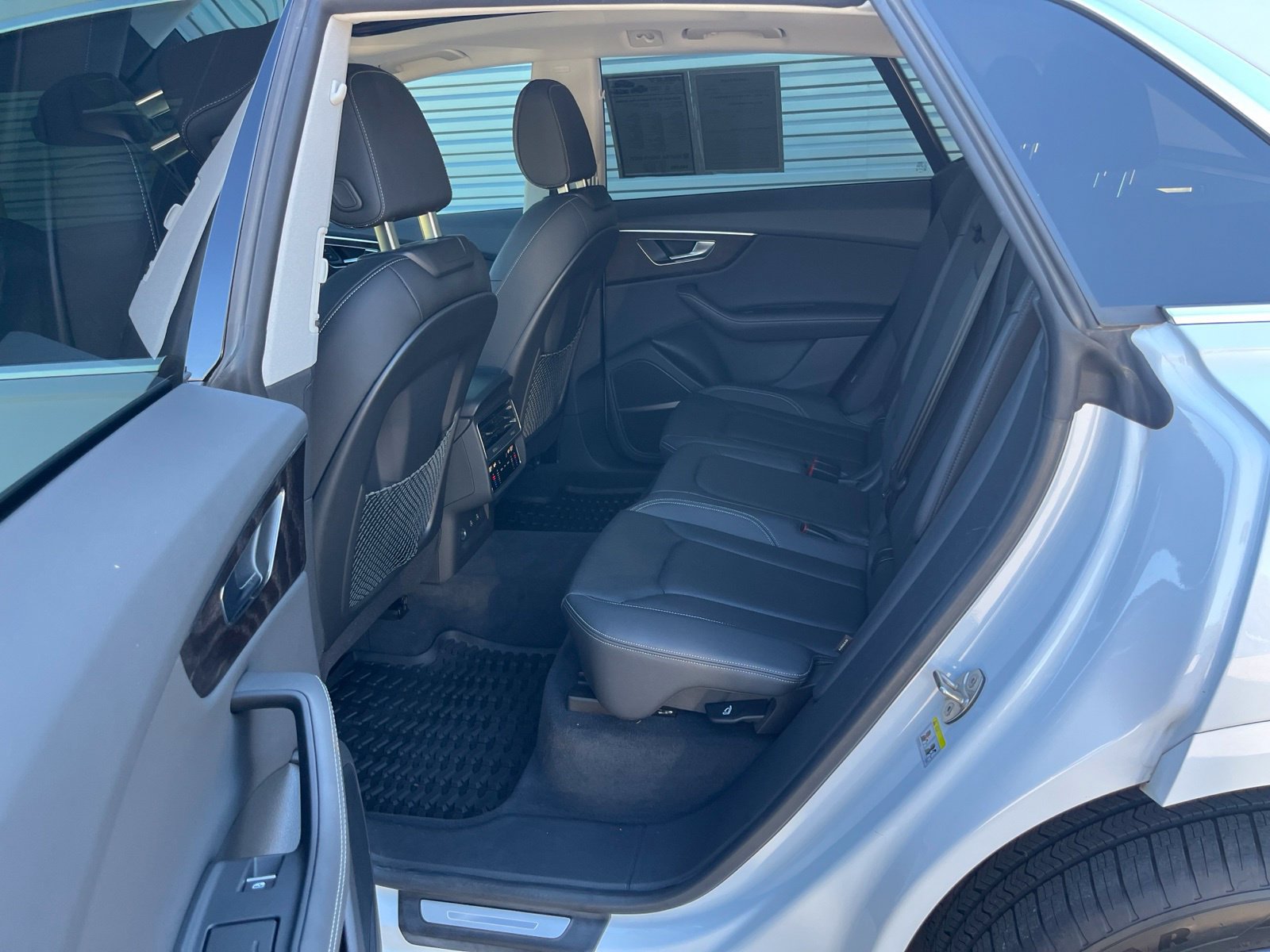 Used 2023 Audi Q8 Premium Plus AWD/4WD image 30