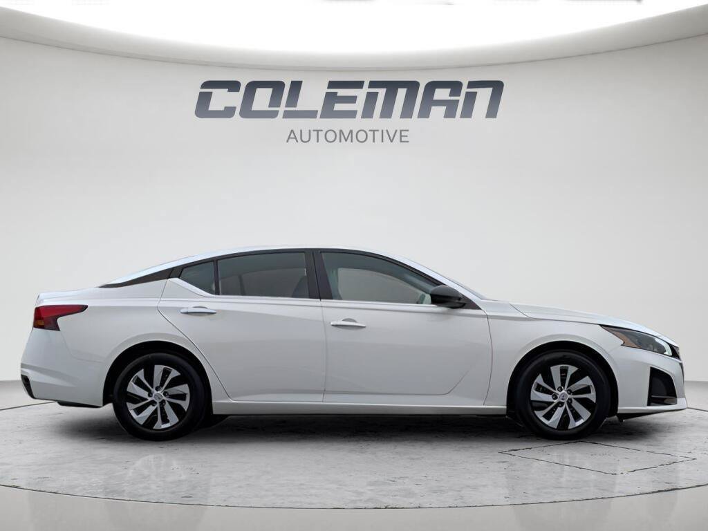Certified 2025 Nissan Altima 2.5 S FWD image 4
