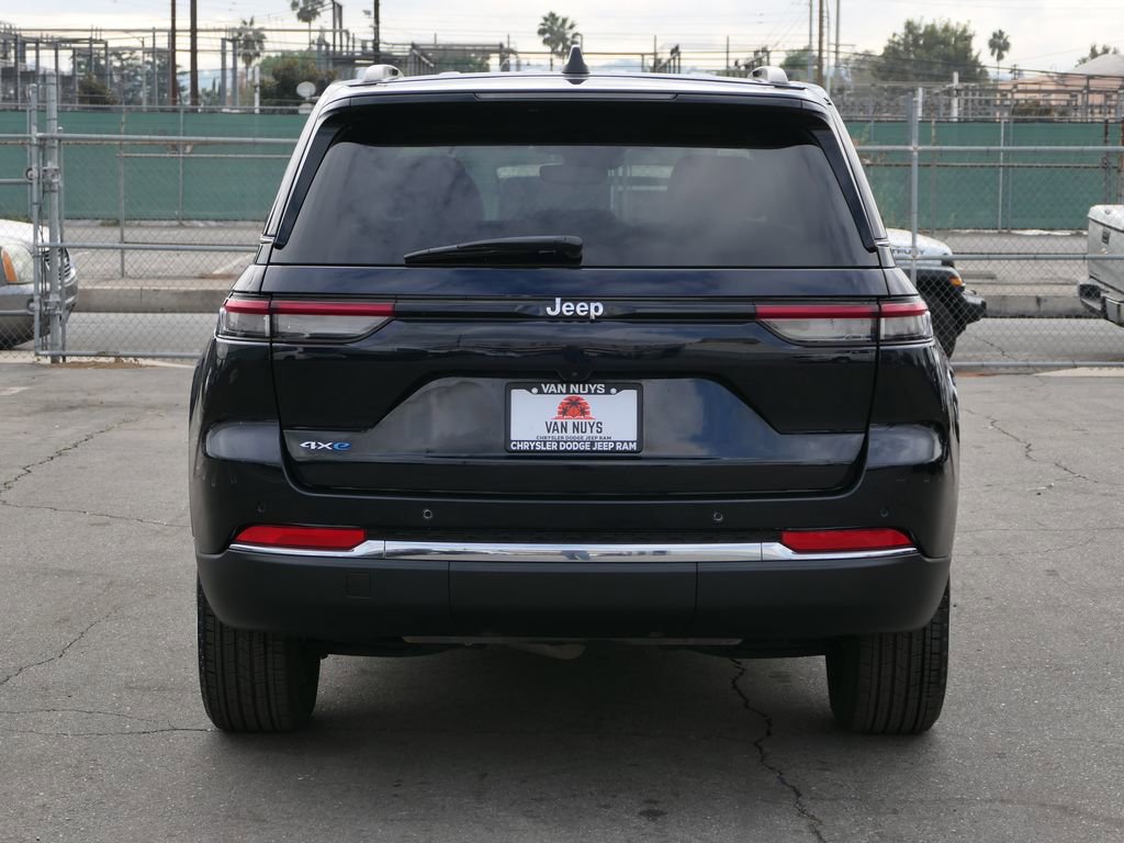 Used 2023 Jeep Grand Cherokee 4WD 4xe image 4