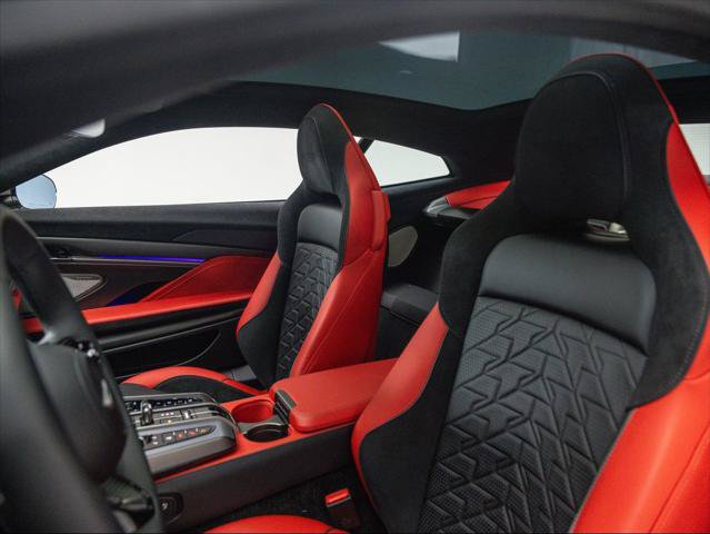 Used 2025 Aston Martin Vanquish RWD image 13