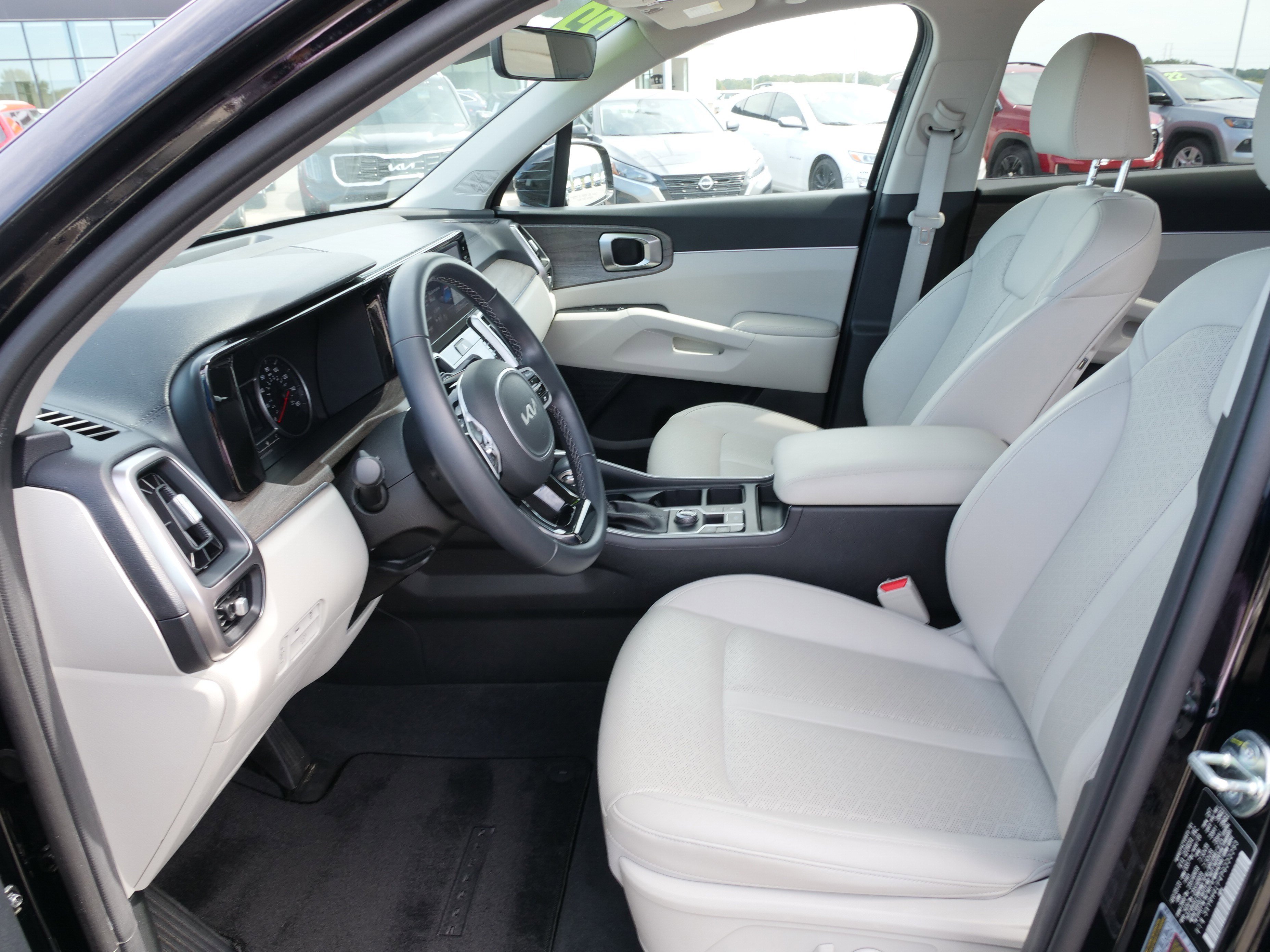 Certified 2023 Kia Sorento EX w/ Panoramic Sunroof Package image 17