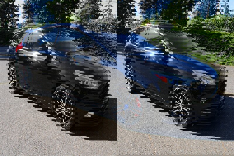 Used 2018 Ford Focus ST FWD image 2