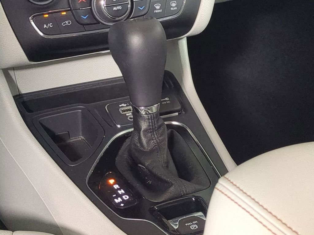 Used 2020 Jeep Cherokee Limited FWD image 22