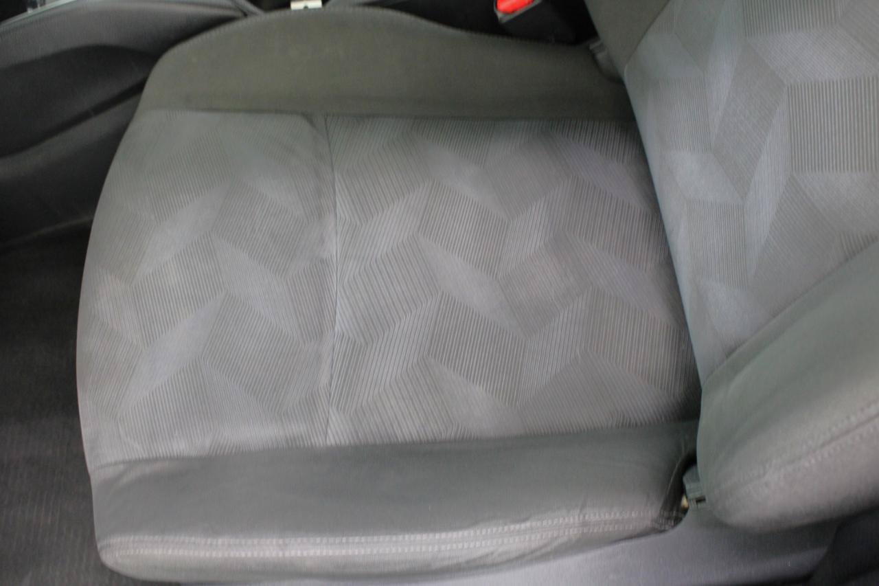 Used 2016 Nissan Rogue SV FWD image 33