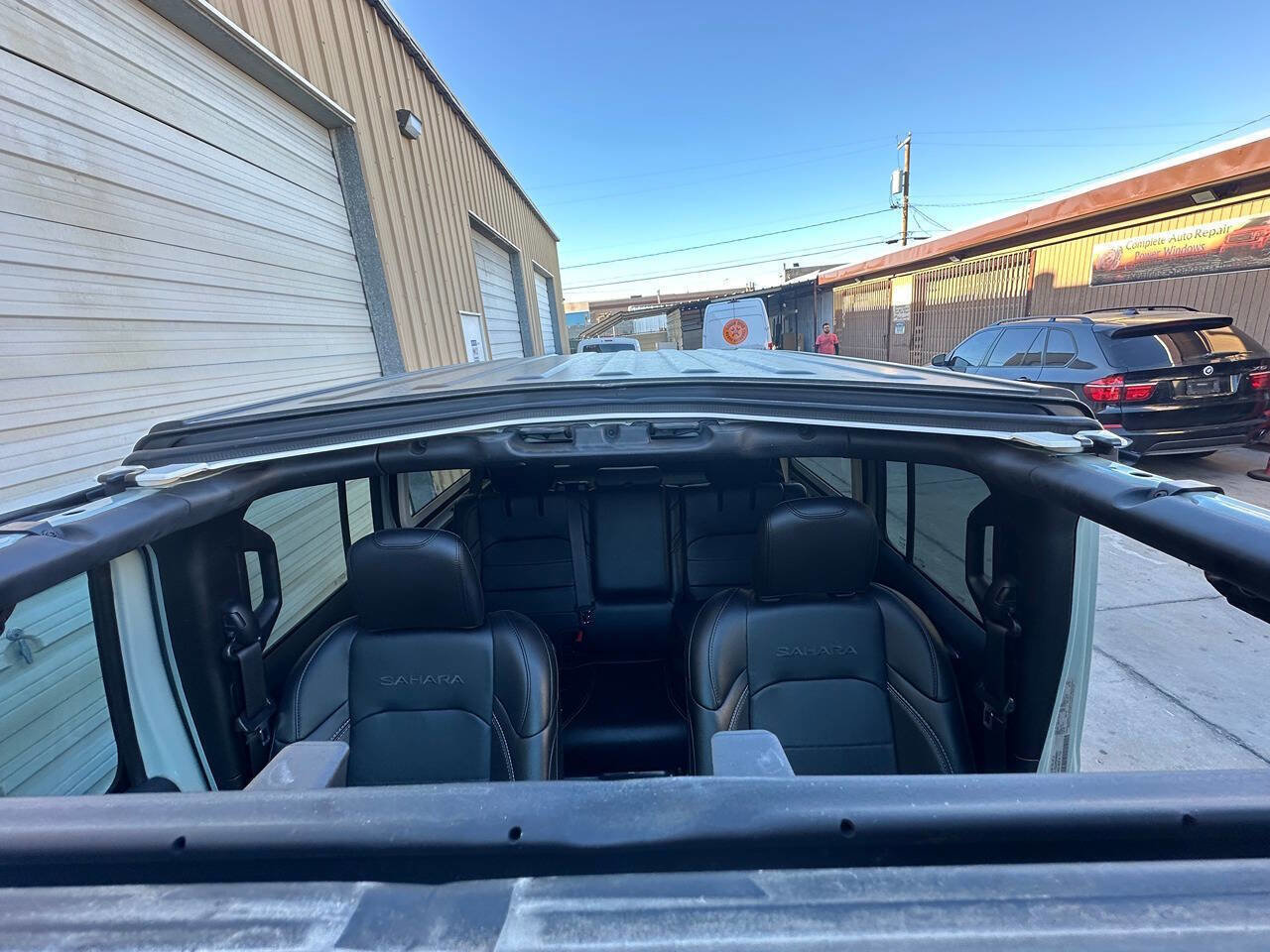 Used 2023 Jeep Wrangler Unlimited Sahara w/ Cold Weather Group AWD/4WD image 28