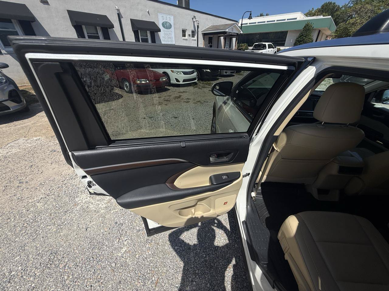 Used 2015 Toyota Highlander Limited AWD/4WD image 29