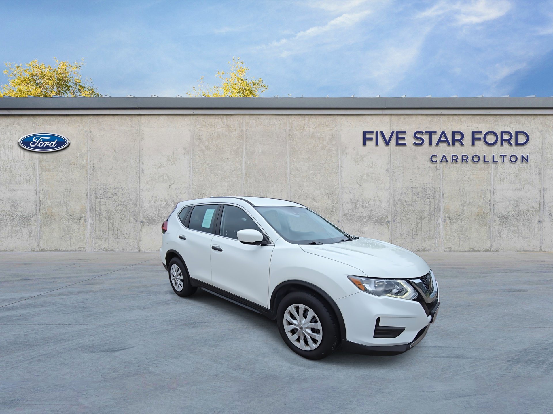 Used 2019 Nissan Rogue S FWD image 2
