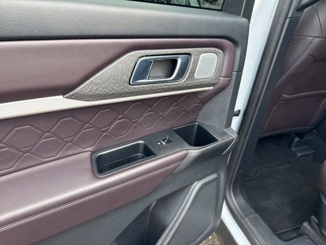 Used 2025 Ford Explorer Platinum w/ LUX Leather Package AWD/4WD image 15