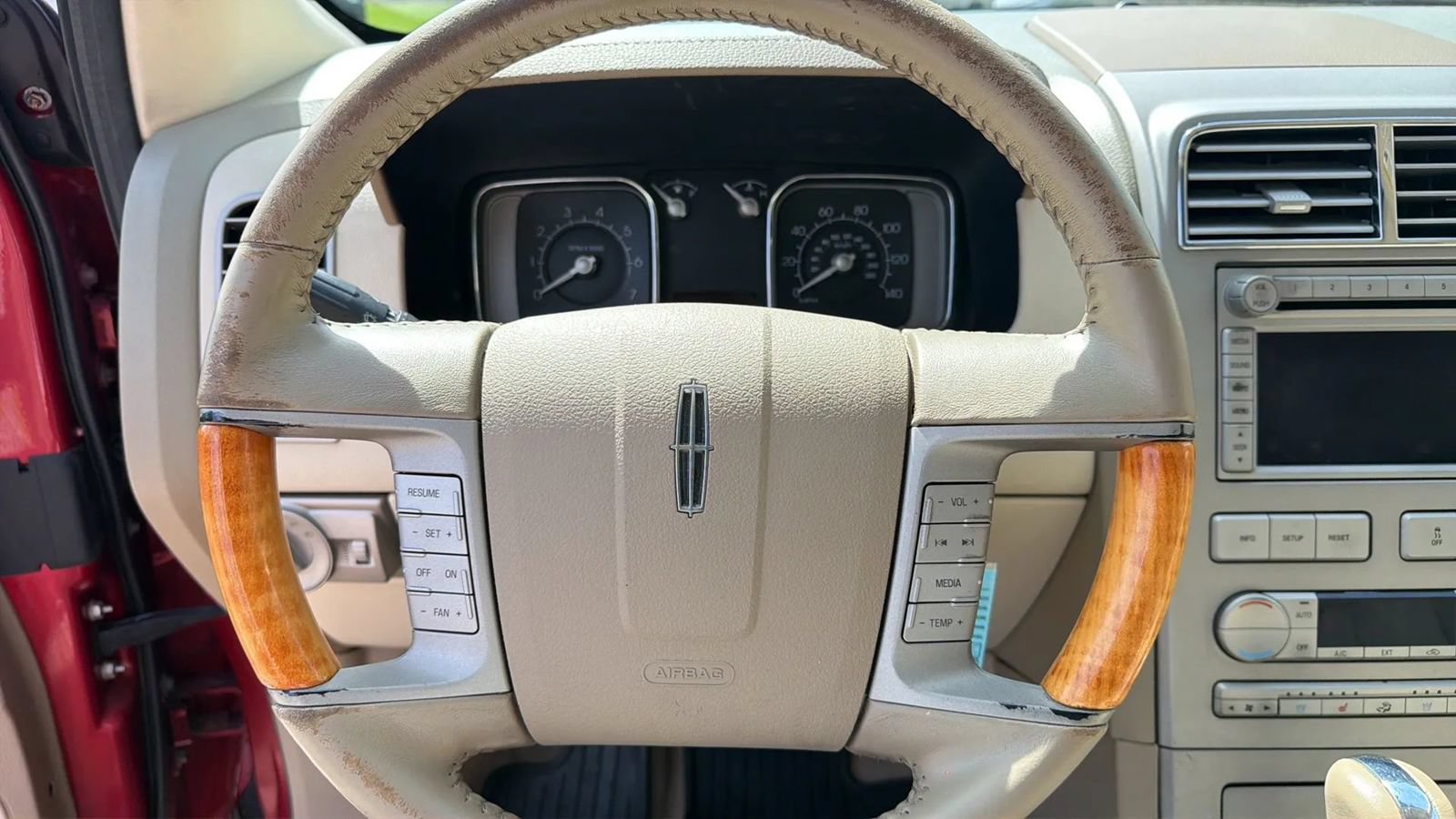 Used 2007 Lincoln MKX AWD image 10