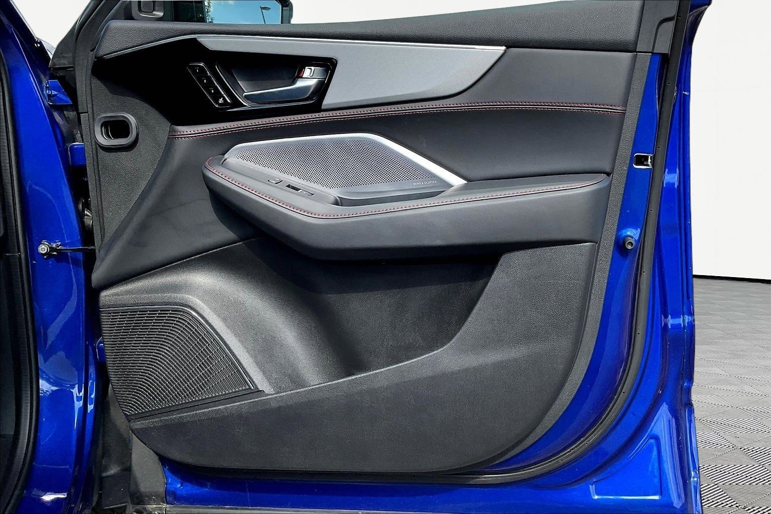 Used 2025 Acura MDX A-Spec image 29