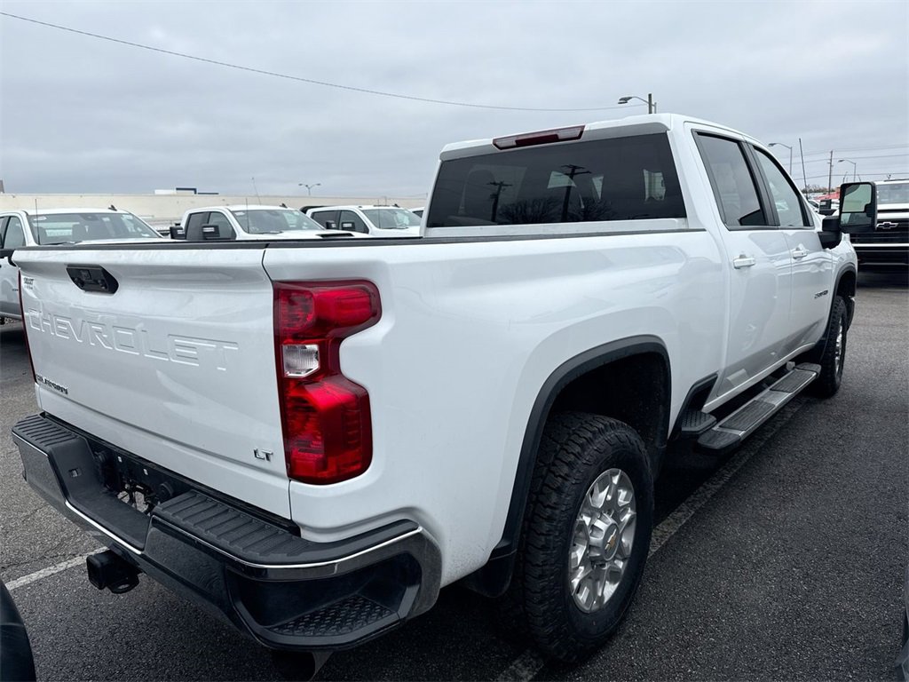 Used 2024 Chevrolet Silverado 2500 LT image 4