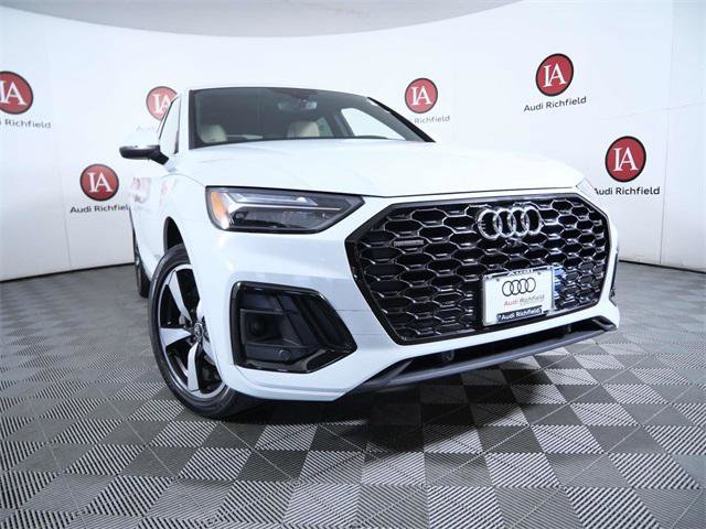 Used 2022 Audi Q5 2.0T Premium Plus w/ Premium Plus Package image 2