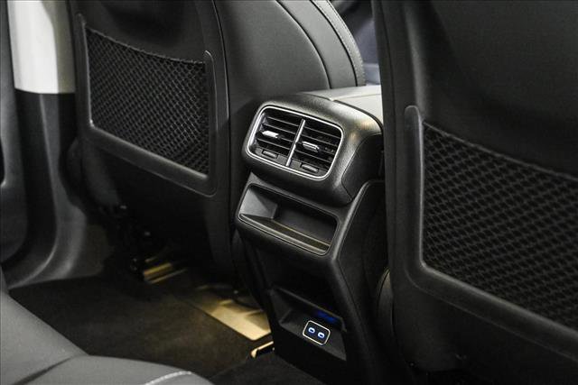 Certified 2025 Mercedes-Benz GLE 350 4MATIC w/ Driver Assistance Package image 18