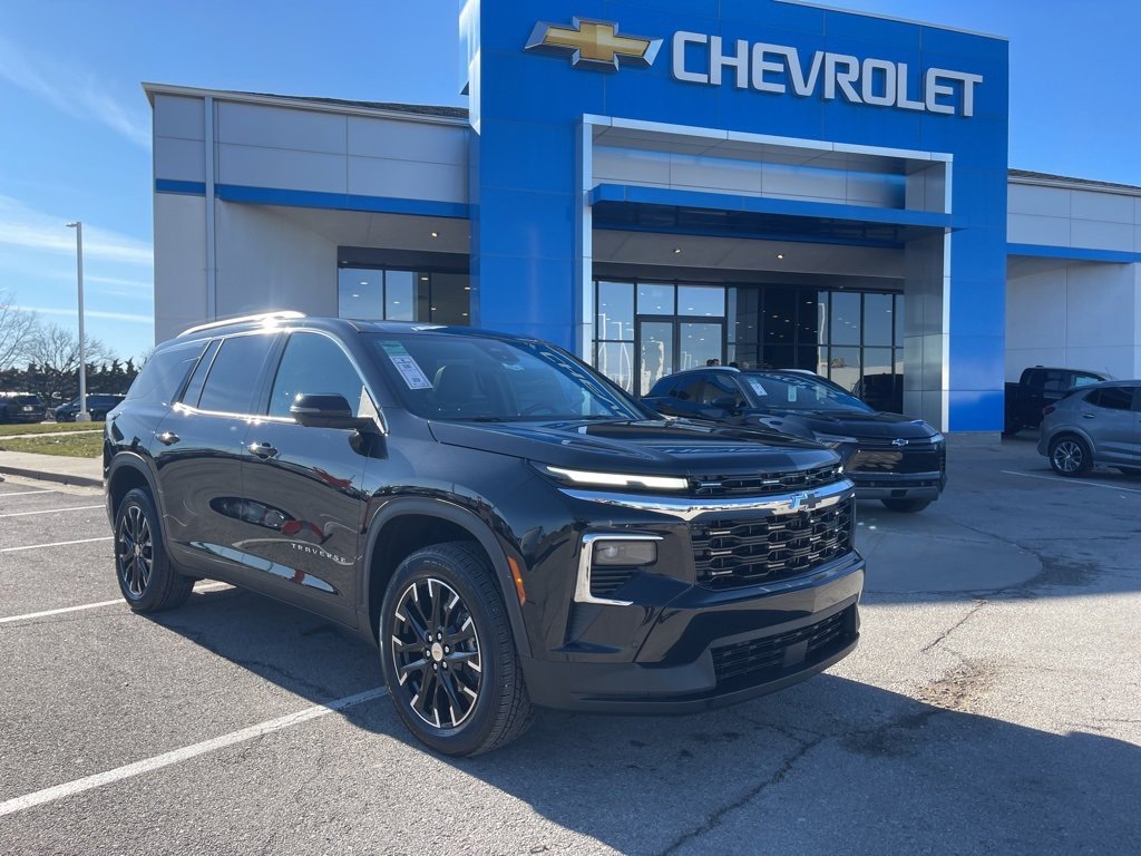New 2025 Chevrolet Traverse LT w/ Enhanced Driving Package image 1