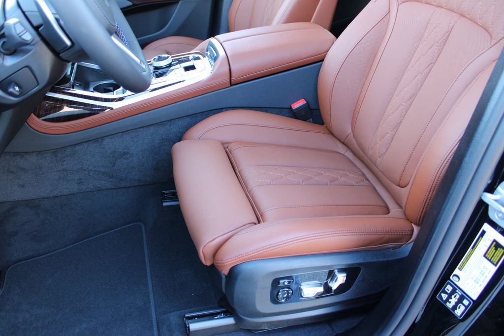 New 2026 BMW X7 M60i image 22