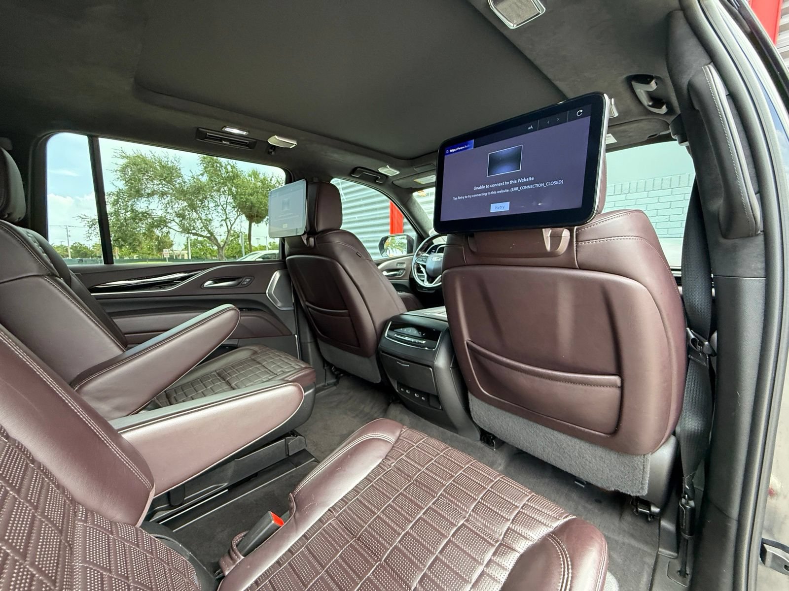 Used 2023 Cadillac Escalade ESV Sport Platinum w/ LPO, ONYX Package RWD image 39