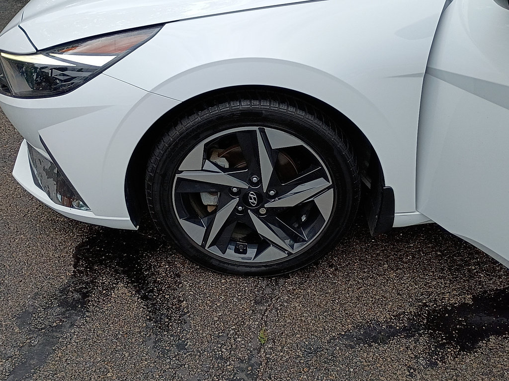 Used 2022 Hyundai Elantra Limited FWD image 10