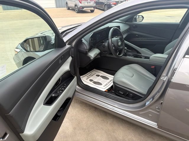 Used 2024 Hyundai Elantra Limited FWD image 10