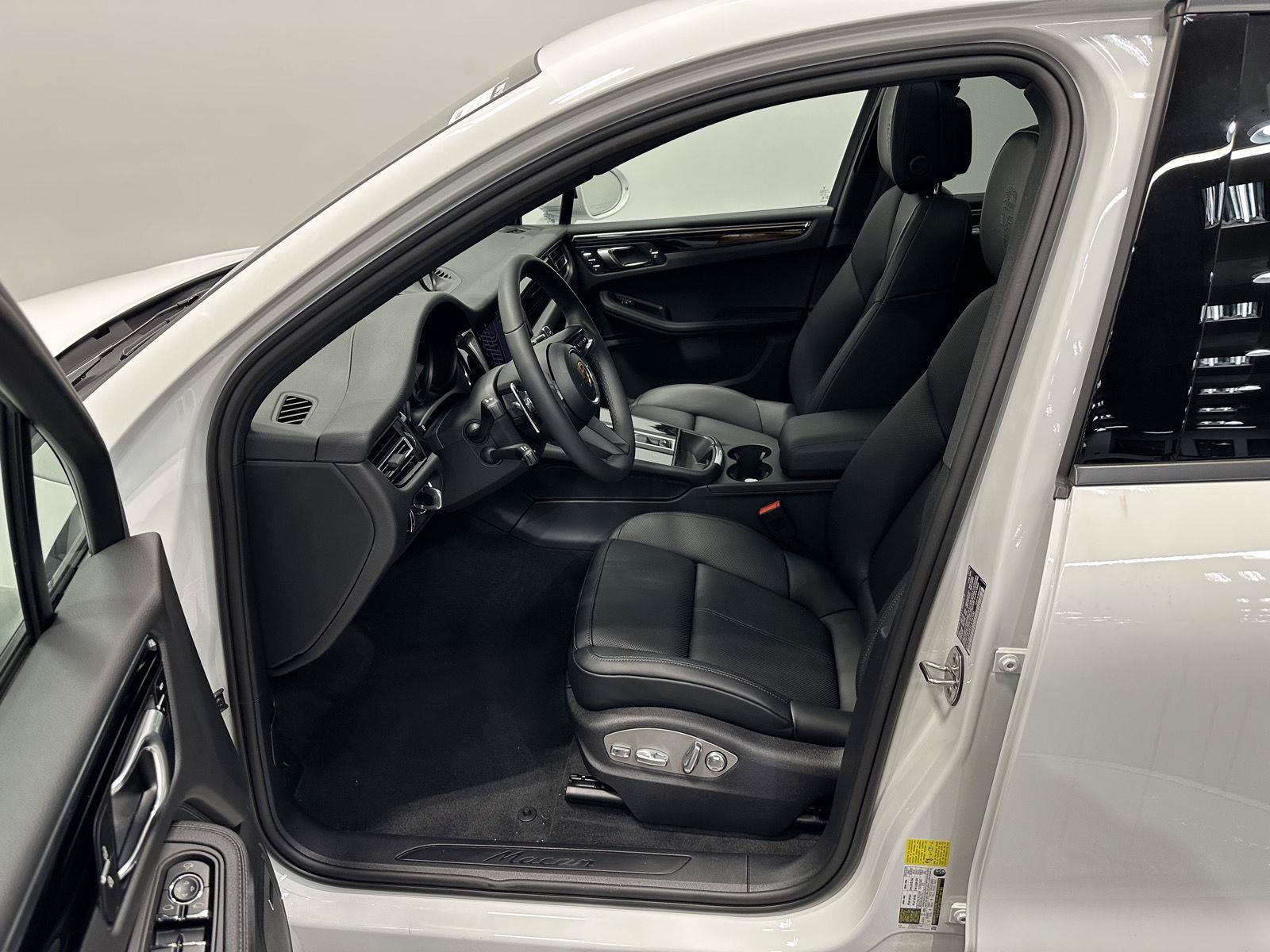 New 2026 Porsche Macan AWD/4WD image 17