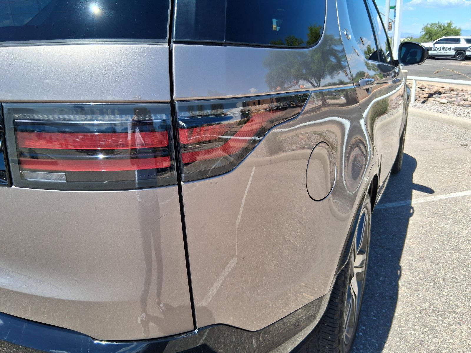 Used 2021 Land Rover Discovery HSE R-Dynamic AWD/4WD image 12