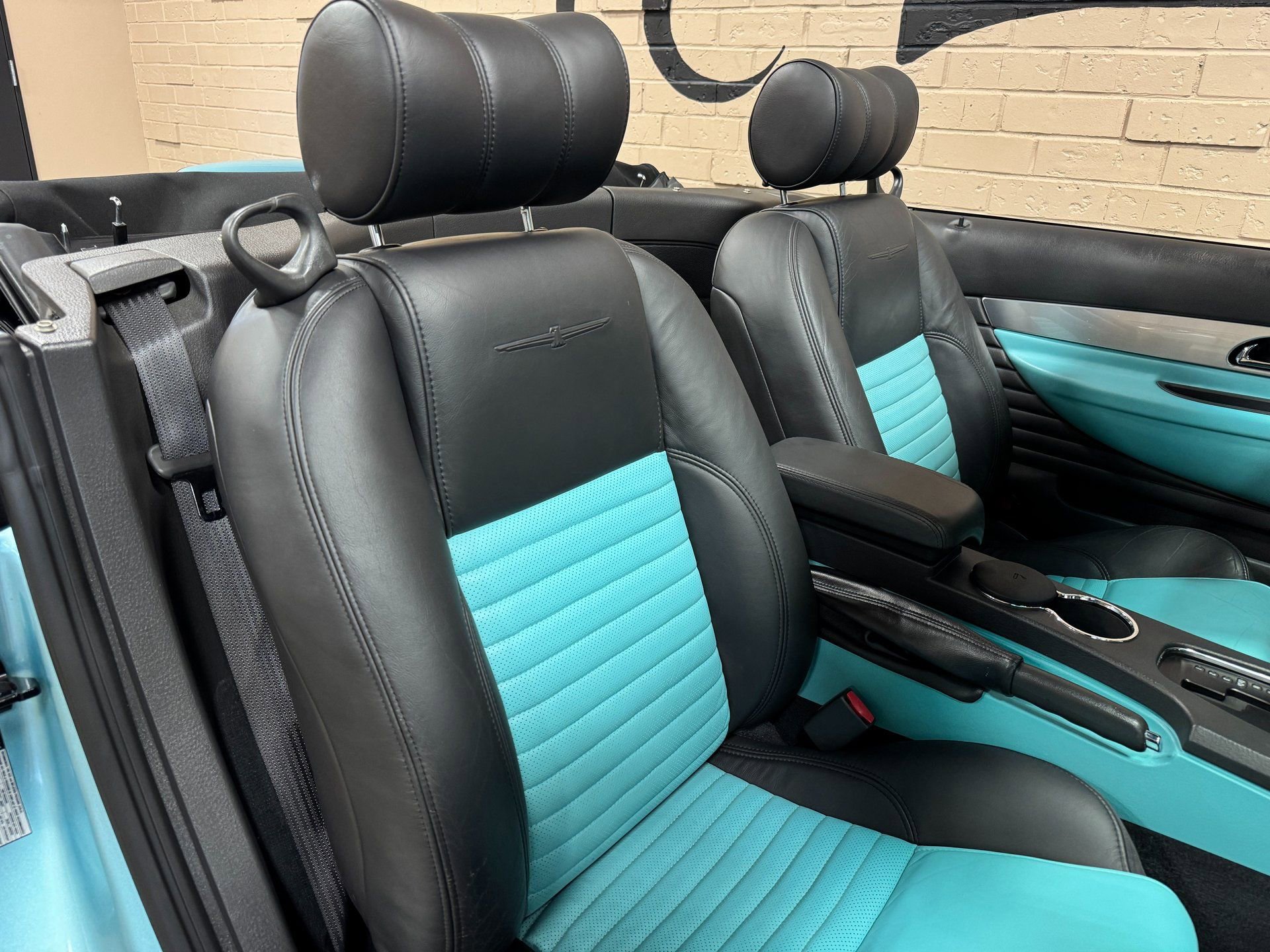 Used 2002 Ford Thunderbird image 41