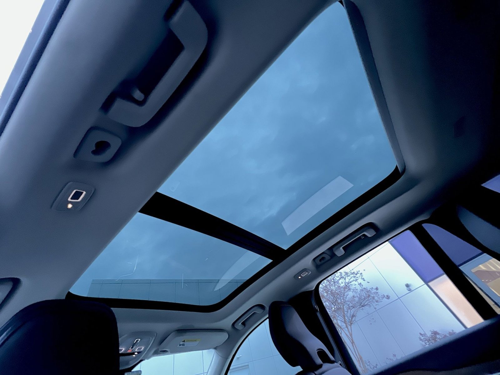 Certified 2023 Volvo XC90 B6 Plus image 24