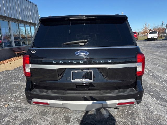 Used 2024 Ford Expedition XLT image 13