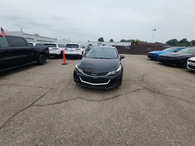 Used 2017 Chevrolet Cruze LT w/ Convenience Package FWD image 5