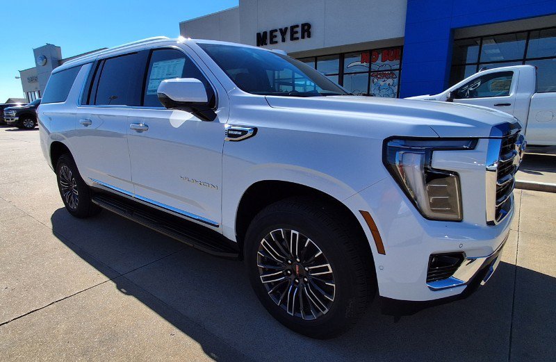 New 2026 GMC Yukon XL Elevation image 2
