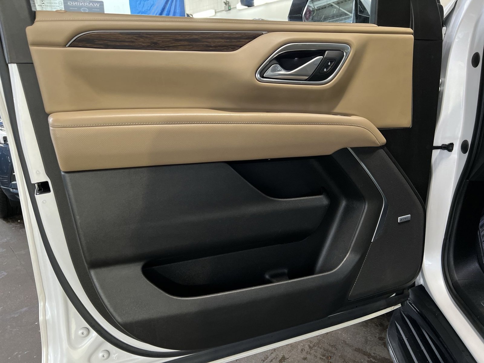 Used 2021 Chevrolet Tahoe Premier w/ Premium Package image 14