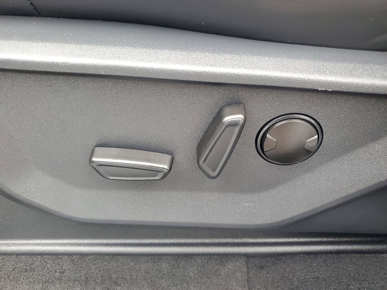 Certified 2025 Ford Expedition Platinum image 20