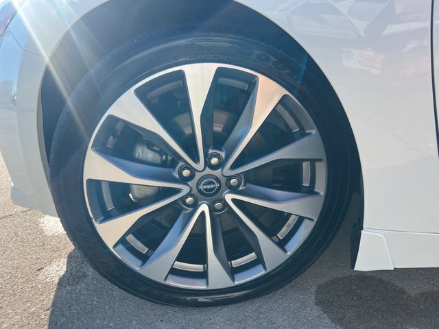 Used 2023 Nissan Maxima Platinum w/ Sport Mat Group FWD image 16