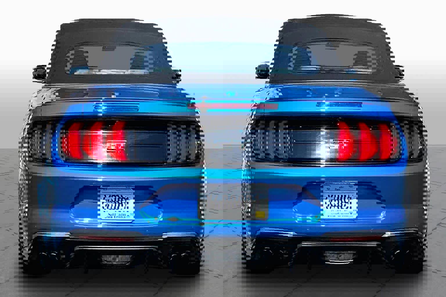 Used 2021 Ford Mustang GT Premium w/ Equipment Group 401A image 5