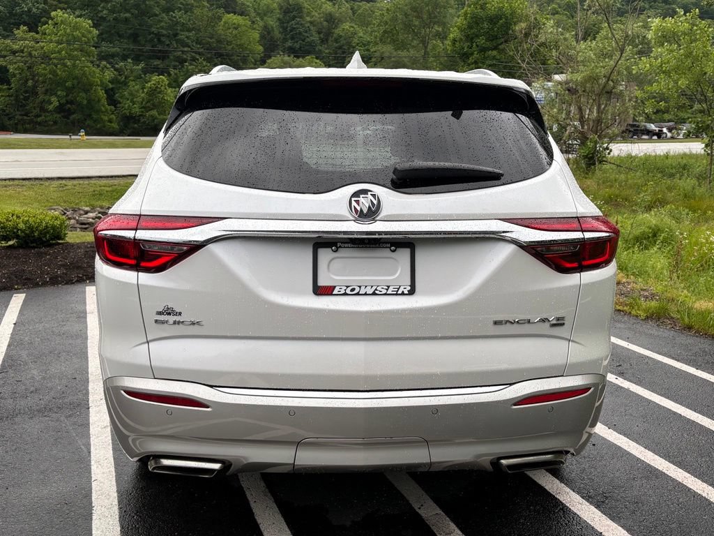 Used 2018 Buick Enclave Premium AWD/4WD image 4