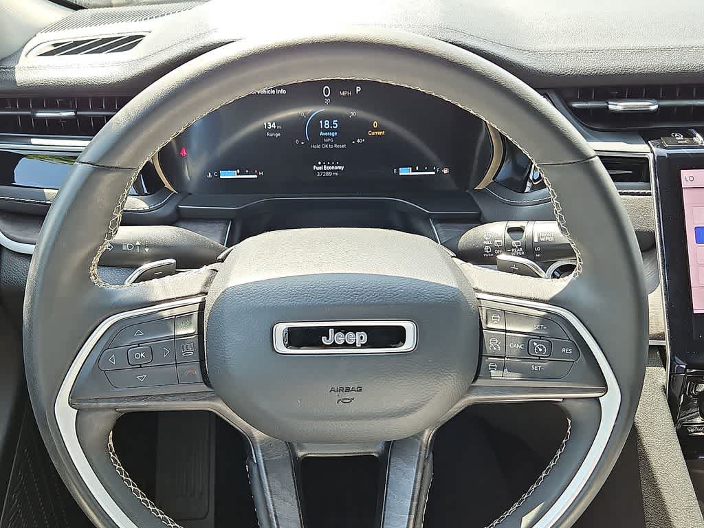 Used 2023 Jeep Grand Cherokee L Limited w/ Luxury Tech Group II AWD/4WD image 19