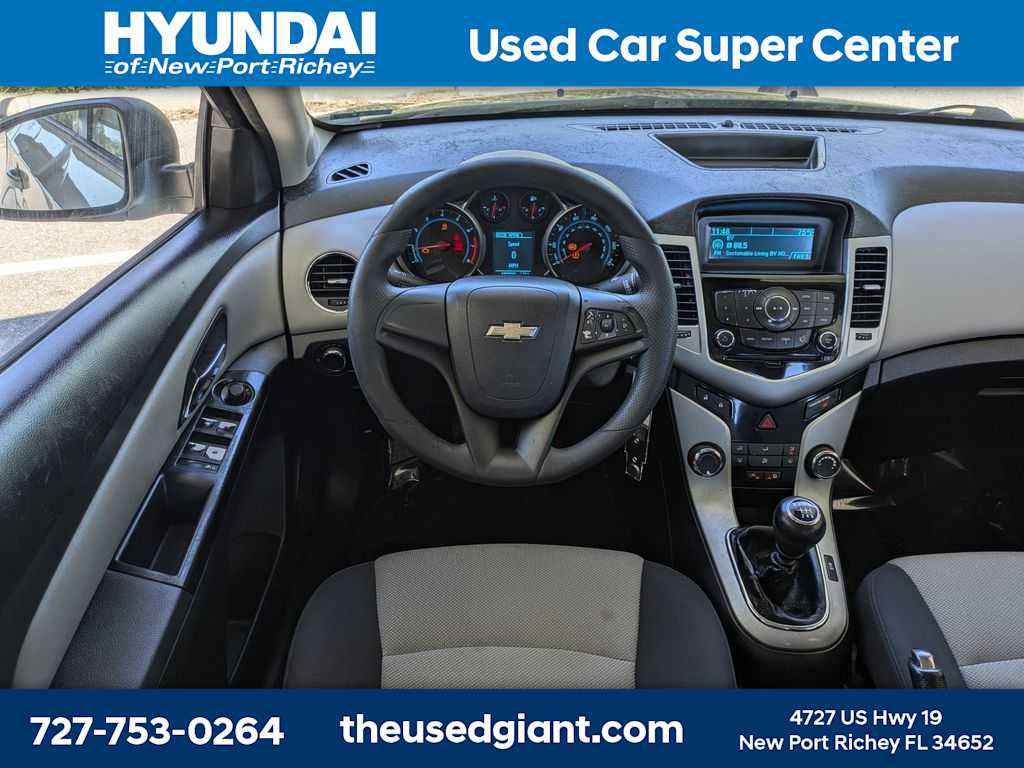 Used 2014 Chevrolet Cruze LS image 40