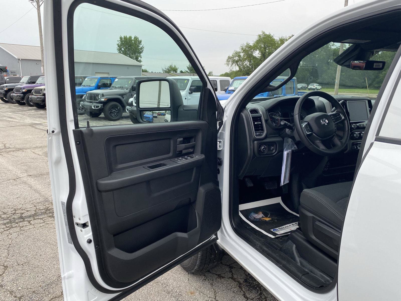 New 2026 RAM 3500 Tradesman w/ Chrome Appearance Group A AWD/4WD image 9