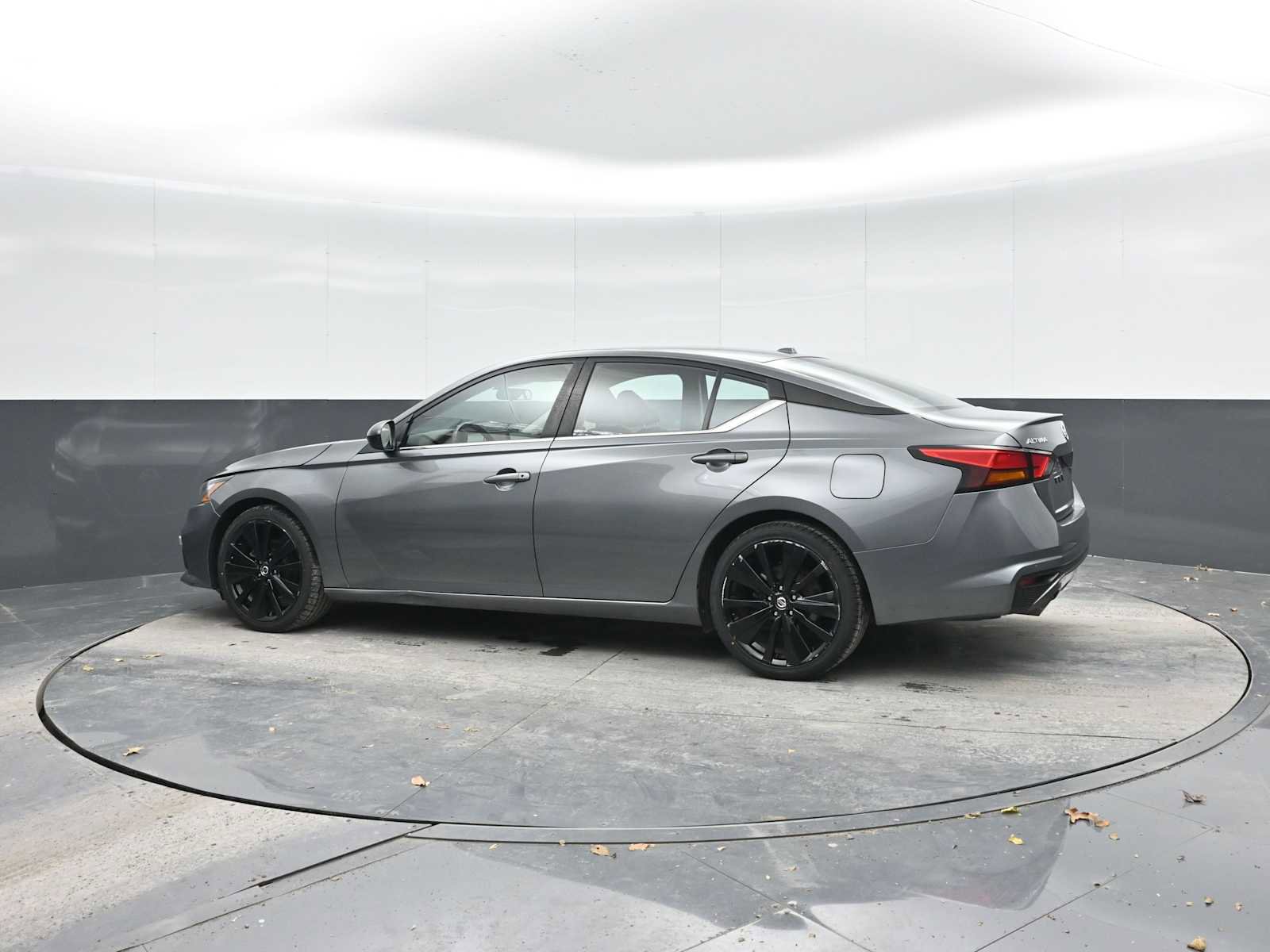 Used 2022 Nissan Altima 2.5 SR image 3