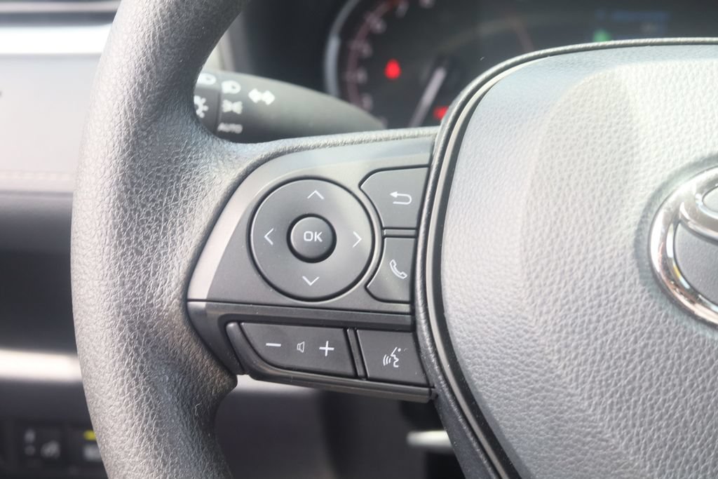 Used 2025 Toyota RAV4 XLE AWD/4WD image 9