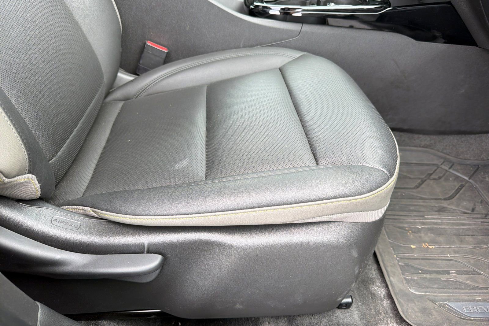 Used 2025 Chevrolet Trax ACTIV w/ Sunroof Package FWD image 23